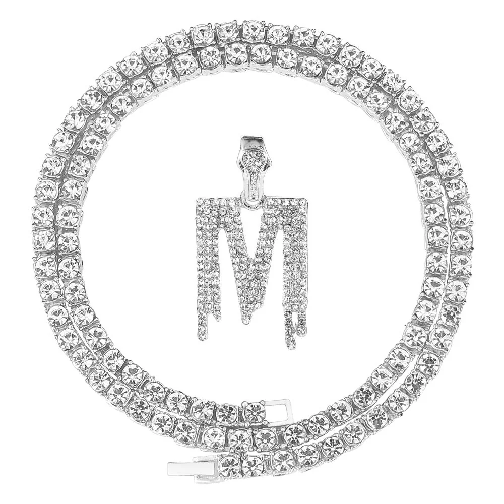 Choosing the Right Initial Letter Necklace: Considerations and Insights