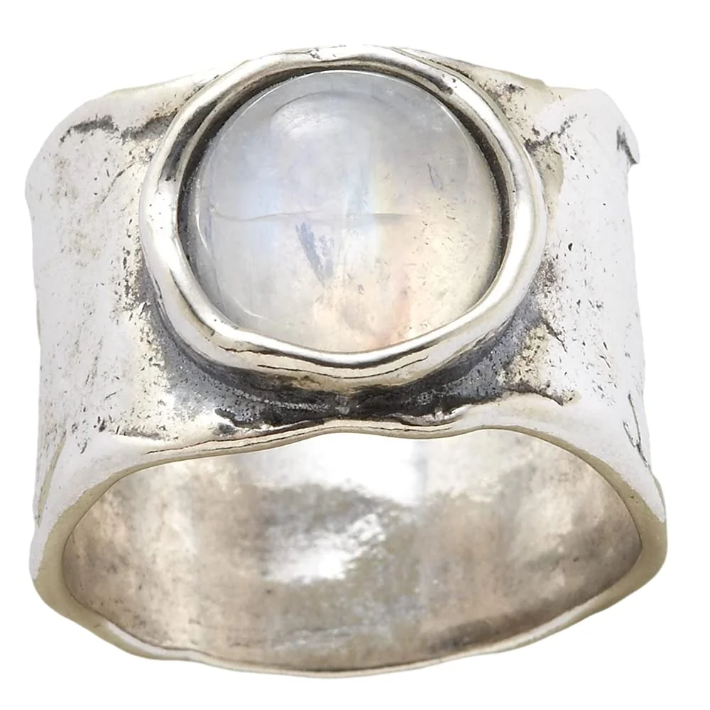 Choosing the Right Statement Ring for Your Wardrobe