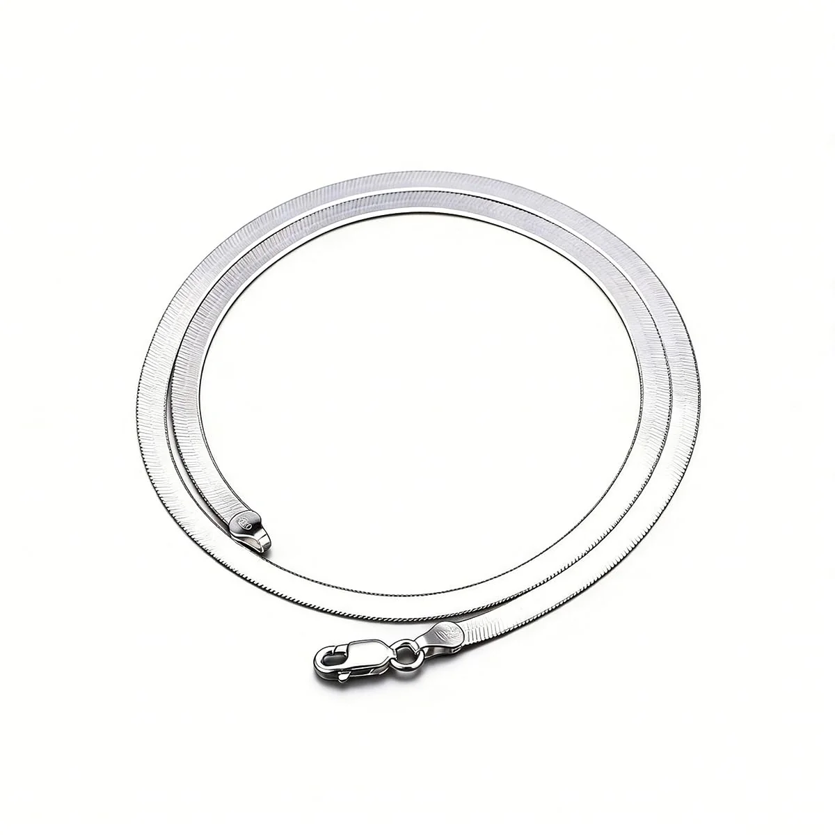Choosing the Right Minimalist Chain Necklace