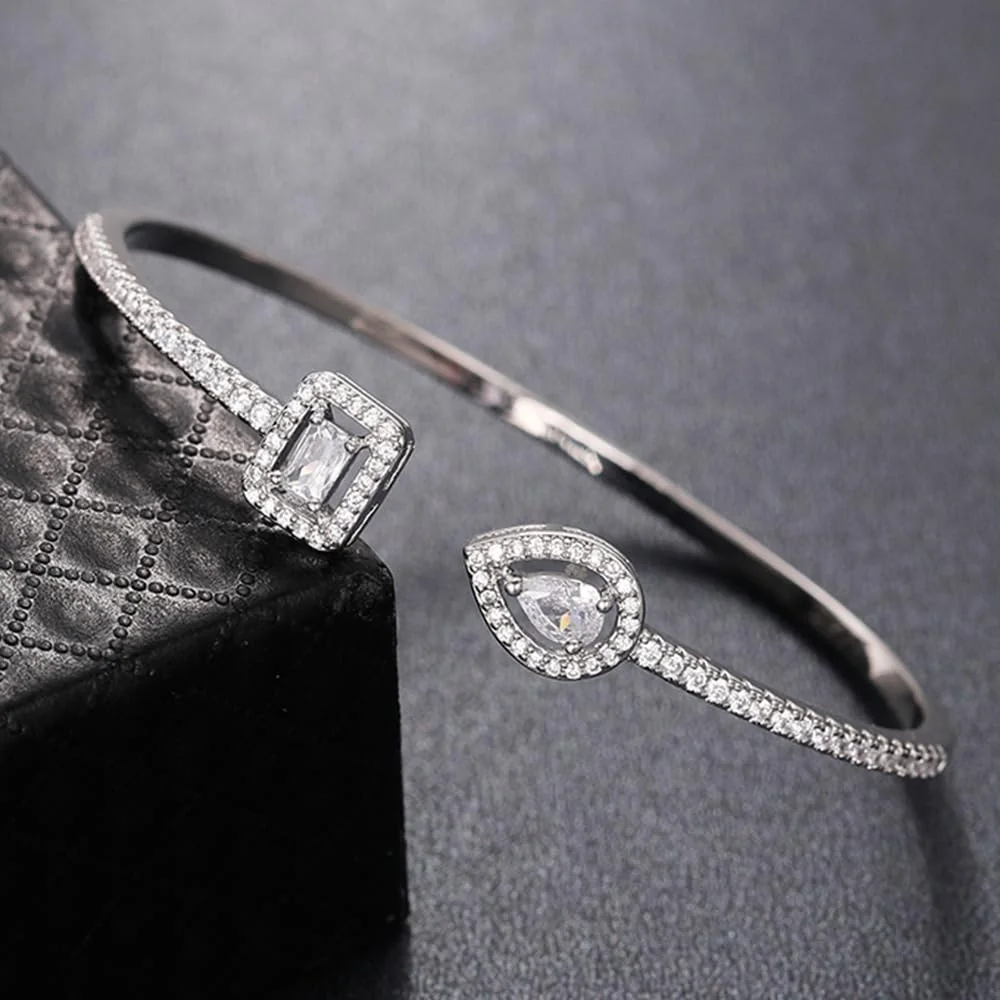 Choosing the Right Moissanite Cuff Bangle