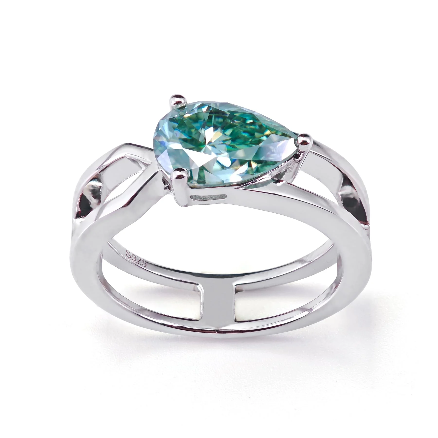 Choosing the Right Moissanite Ring