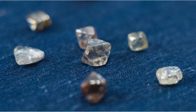 De Beers resumes auction business after relocating to Botswana